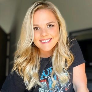 Meet your Posher, Elizabeth